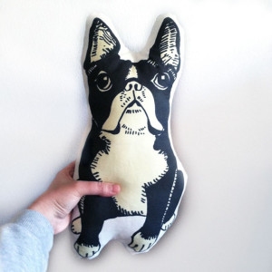 Custom pet pillow - Etsy. Have their cat's portrait drawn and transformed into a custom cushion! 