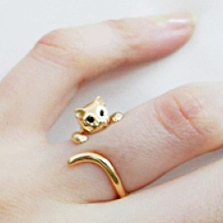 the gold cat ring